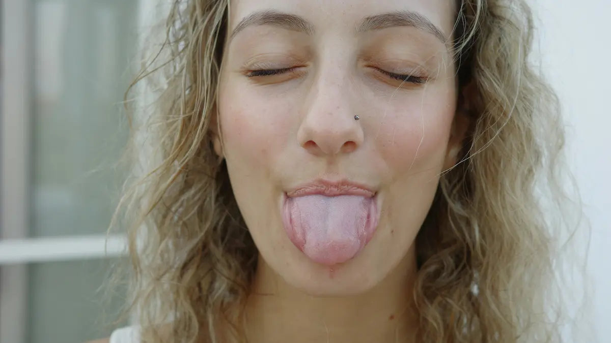 Bocca Secca e Lingua Patinosa: i Segnali da Non Ignorare